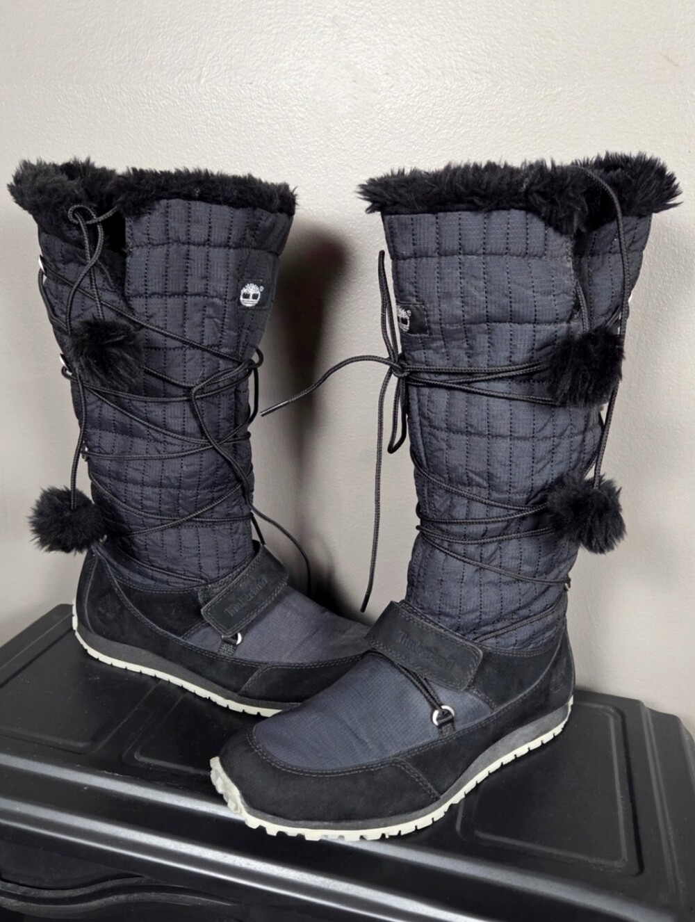 Timberland Womens 8 Tall Knee-high Black Lace Wrap Sneaker Boots Fur Pom-pom